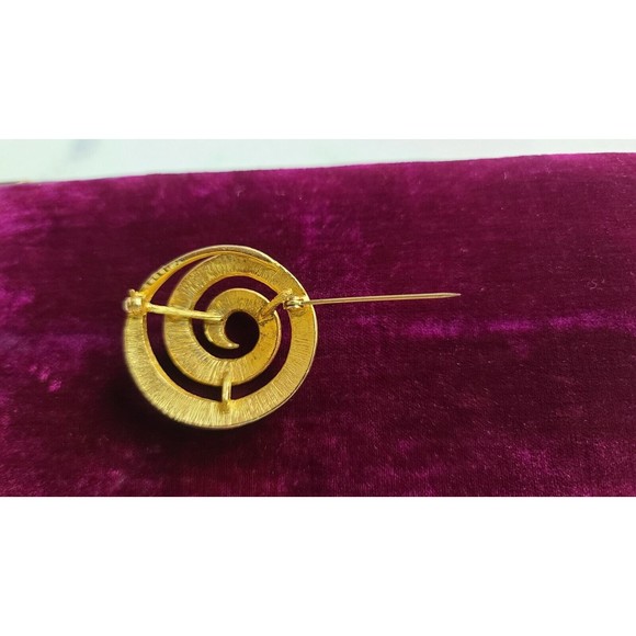Vintage Gold Tone Spiral Brooch - Picture 8 of 10